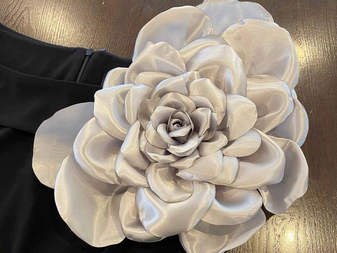 Corsage Rose